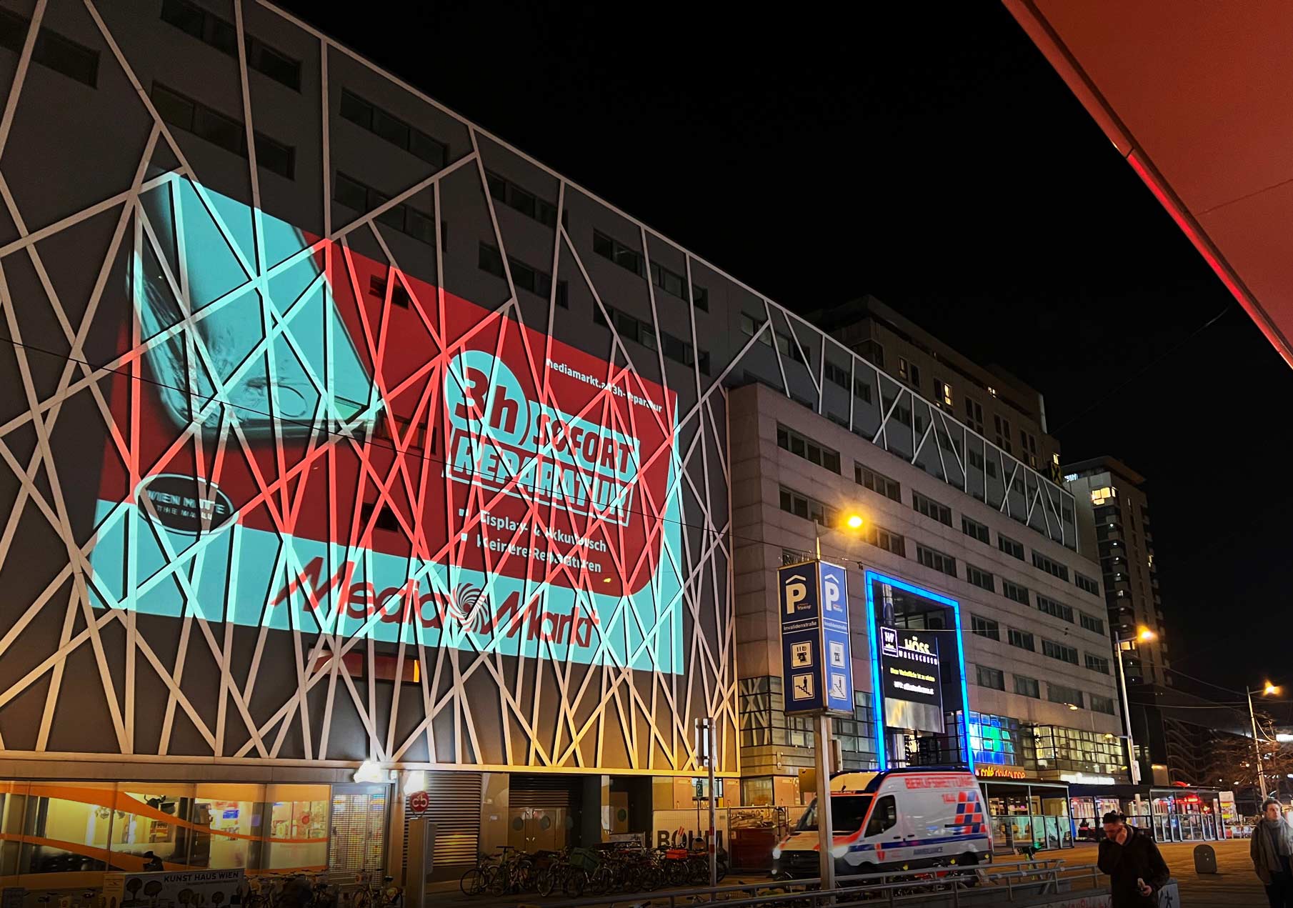 Fassadenprojektion Wien Mitte